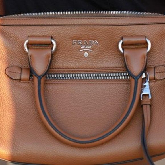 Prada handbag!! - Picture 7 of 10
